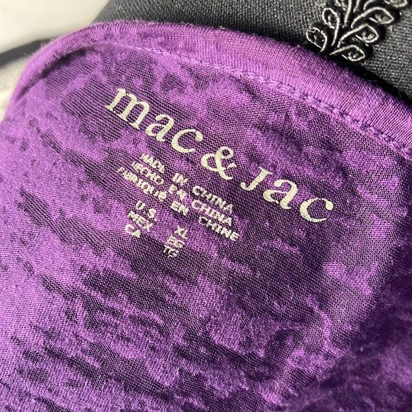 Mac & Jac | Long Sleeved Ruffle Detail Burnout Tee - Picture 5 of 5